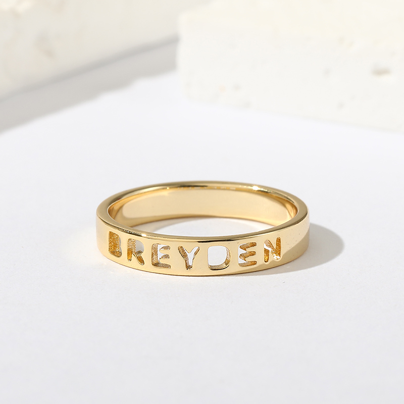 ネーム リング 透かし彫り