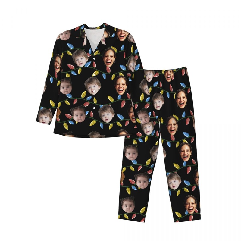 Gepersonaliseerde pyjama met foto van gezicht Kleurrijk lichtjesontwerp Kerstcadeau voor het gezin