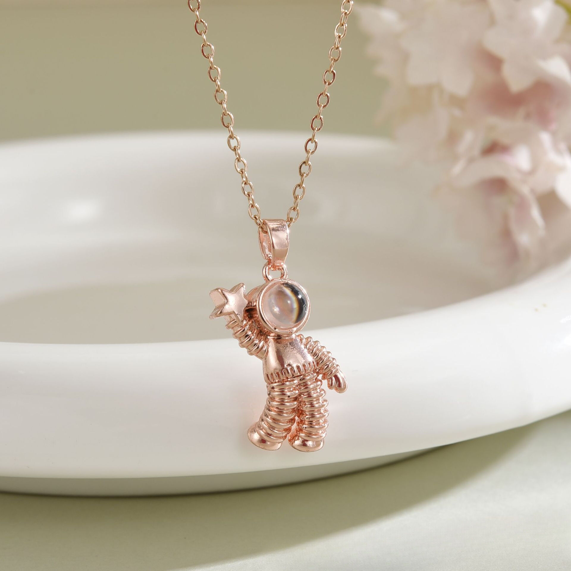 Personalized Astronaut Projection Picture Necklace Exquisite Gift for Friends
