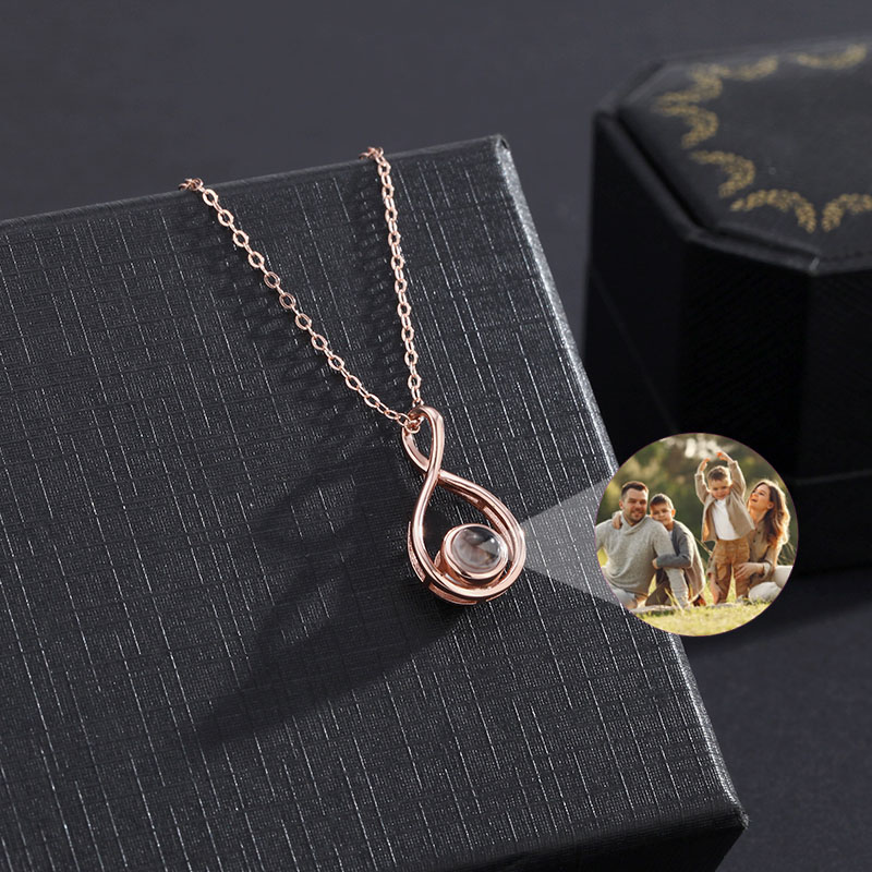 Personalized Teardrop-shaped Photo Projection Necklace for Wife