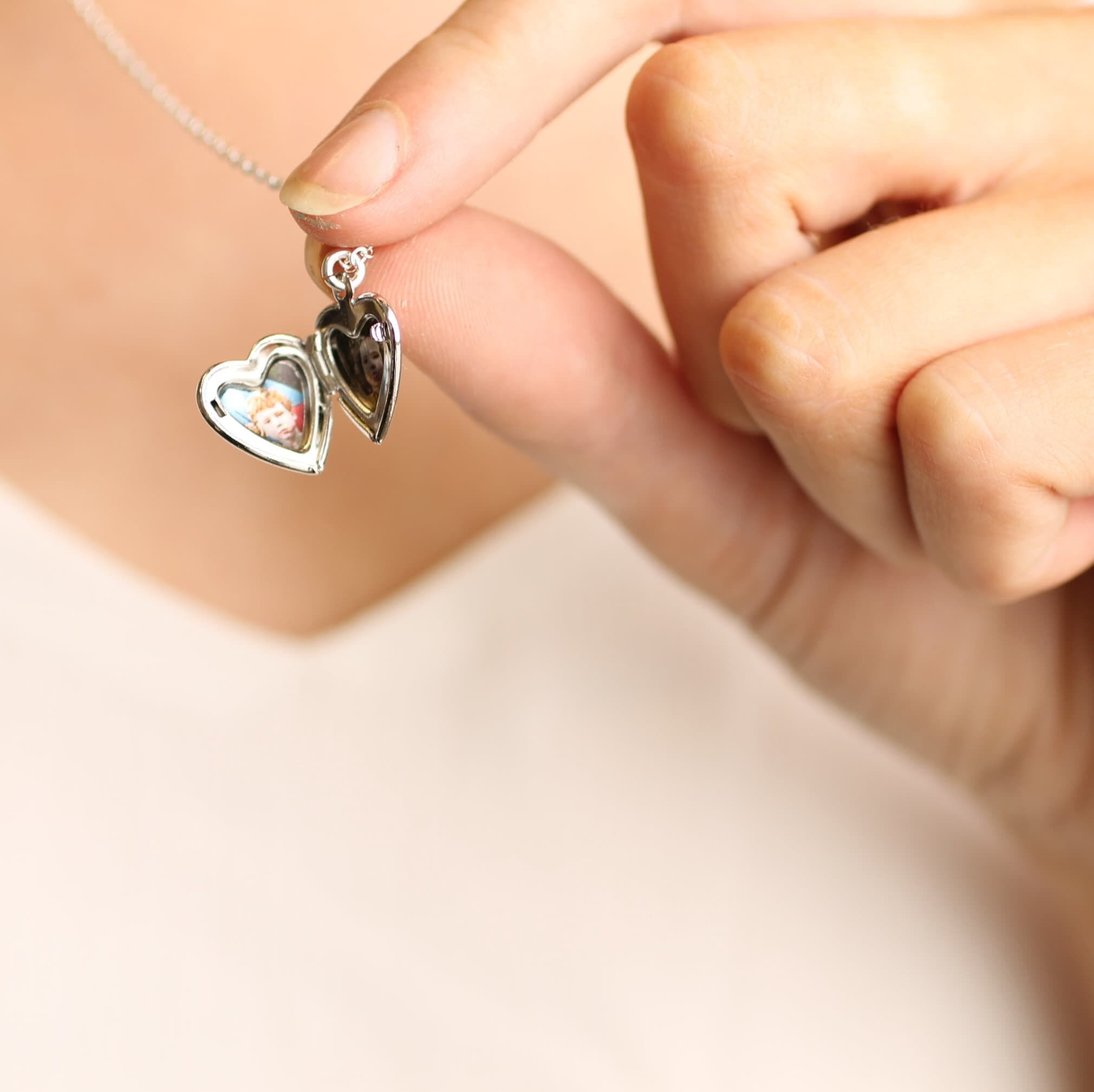 Personalized Heart Shaped Photo Necklace Heartwarming Gift For Family