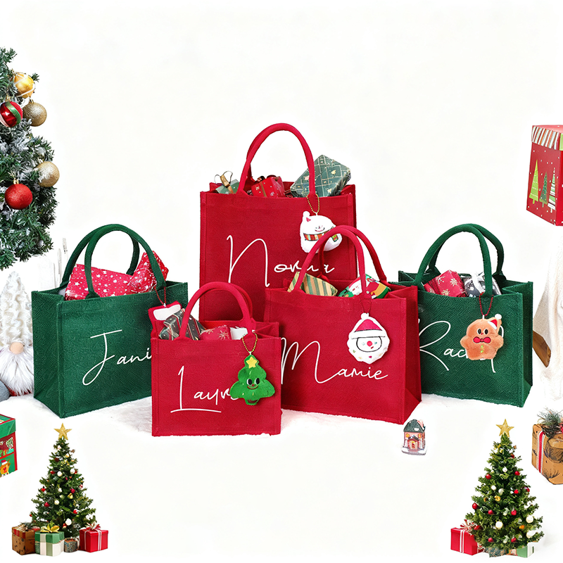 Personalisierte Weihnachtsgeschenktüte mit Namen und niedlichen Accessoires Exquisites Geschenk für Kinder